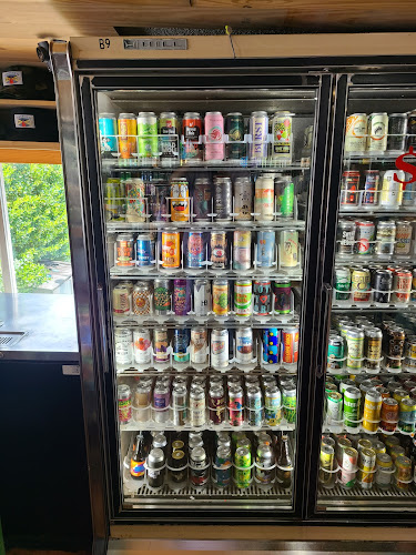 Comentarii opinii despre Lighthouse Beer & Wine