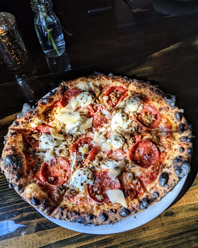 Comentarii opinii despre Pizzeoli Wood Fired Pizza