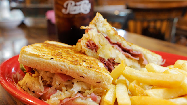 Comments and reviews of Raptis Family Restaurant