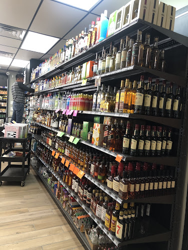 Pacific liquor store - Hospitality and gastronomy