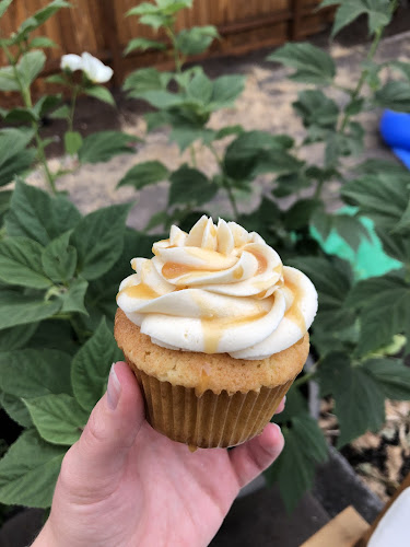 Opinii despre KareyElly’s Cakes and Sweets în Eugene - Hospitality and gastronomy