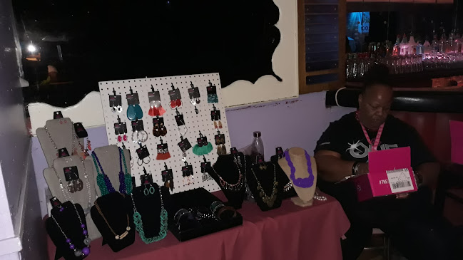 Comentarii opinii despre The Family Room Night Club