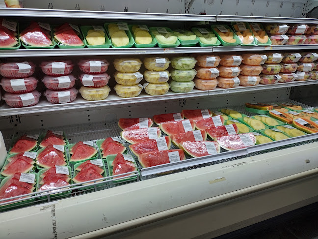 Comments and reviews of La Hacienda Farmer's Market
