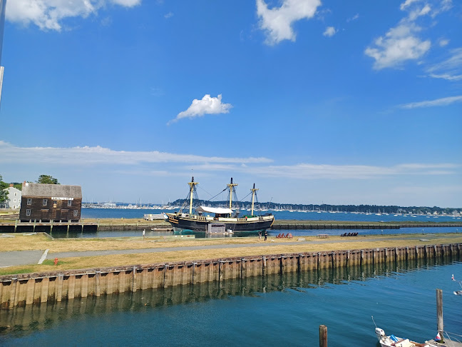 Sea Level Oyster Bar - Hospitality and gastronomy