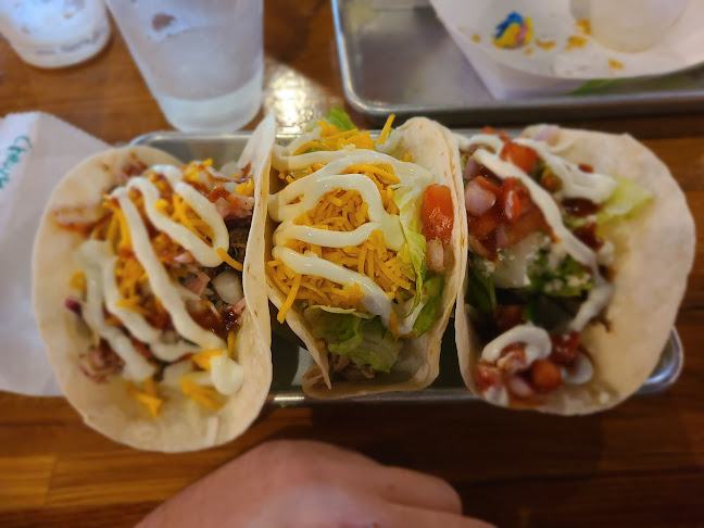 Comentarii opinii despre Suzie's Dogs and Drafts