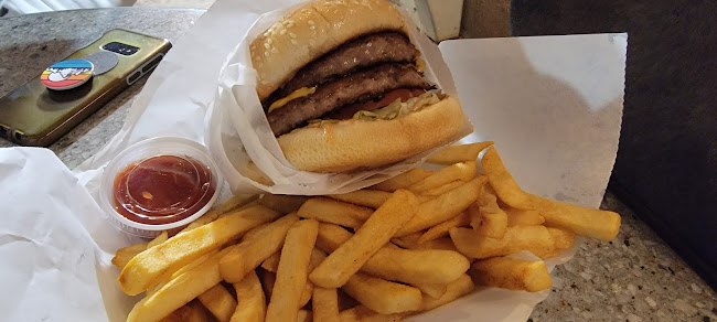 Comments and reviews of Hot Chili Grill and Burgers
