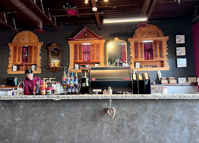 Lidios Cafe & Flowers - Hospitality and gastronomy