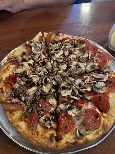 Comentarii opinii despre Tony's Firehouse Grill and Pizza