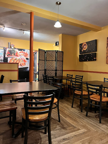 Comentarii opinii despre Bee's Thai Cuisine