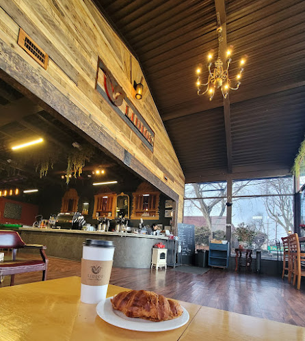 Opinii despre Lidios Cafe & Flowers în Elizabeth - Hospitality and gastronomy