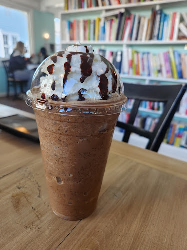 Opinii despre Editions - Coffee and Bookstore în Kannapolis - Hospitality and gastronomy