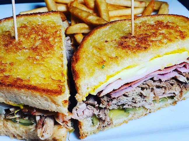 J & J's Cafe - Hospitality and gastronomy