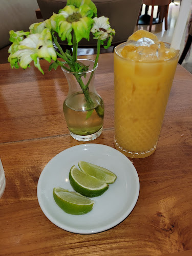 Salt Cafe Miami Beach - Hospitality and gastronomy