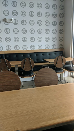 Comentarii opinii despre Which Wich Superior Sandwiches