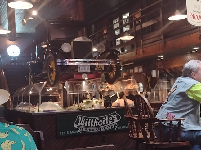 432 S Main St, Grapevine, TX 76051