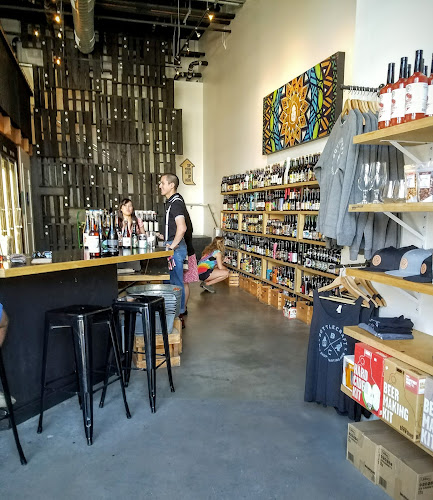 Bottlecraft Little Italy - Hospitality and gastronomy