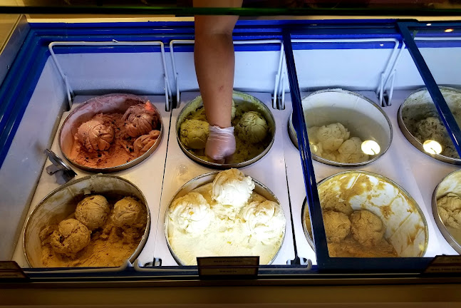 Gus Dean's Ice Cream