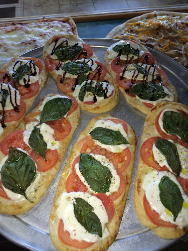 cedarcliffpizzamenu.com