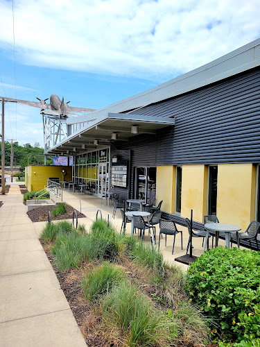 1204 W 27th St, Kansas City, MO 64108, United States