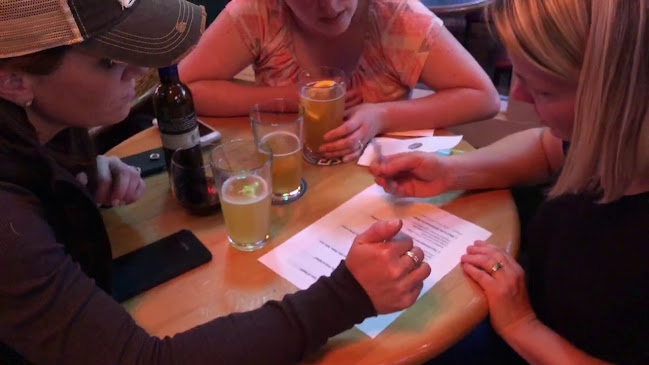 Opinii despre Ausiello's 5th Street Bar and Grill în Santa Rosa - Hospitality and gastronomy