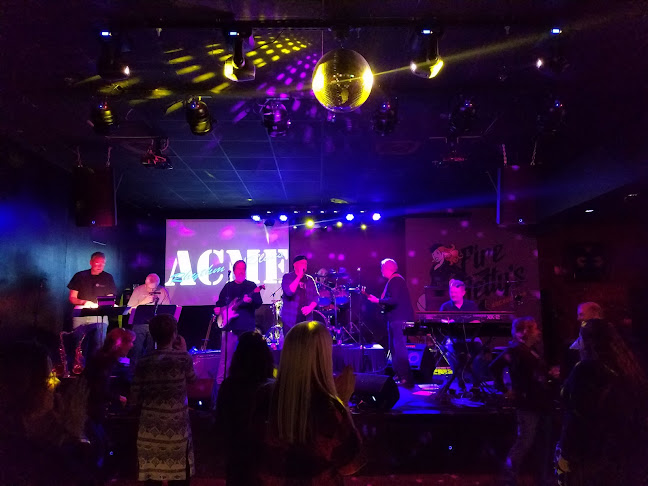 Comentarii opinii despre Fire Betty's Arcade Bar