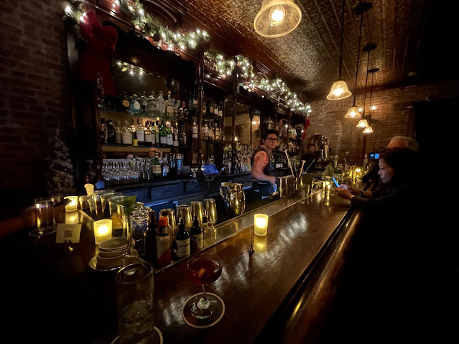 Reviews of Clover Club in New York - Hospitality and gastronomy