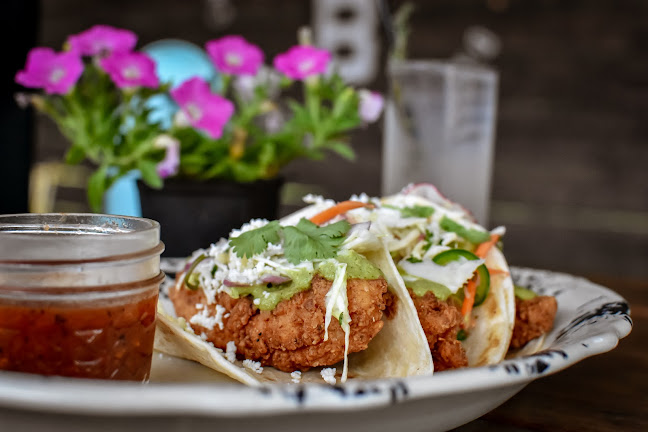 Opinii despre Whistle Britches în Dallas - Hospitality and gastronomy