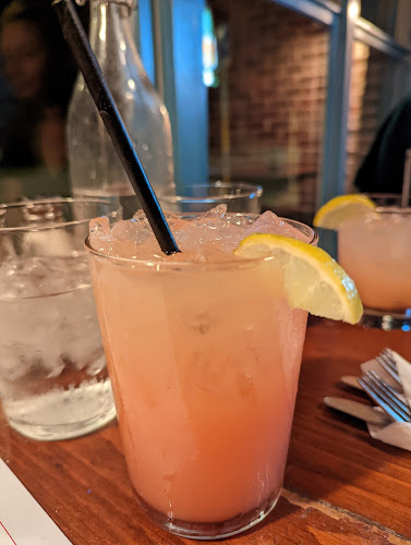 Comentarii opinii despre Gates & Brovi