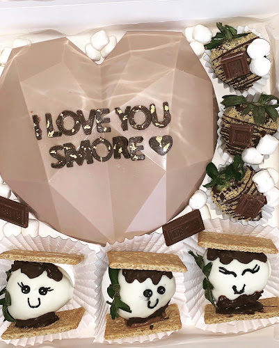 Delilahs Desserts & Designs - Hospitality and gastronomy