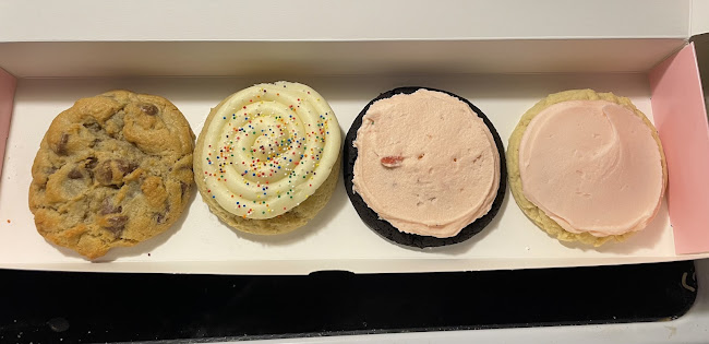 Crumbl Cookies - Green Bay - Green Bay