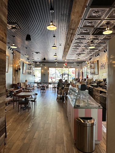 Opinii despre Foxtail Coffee & Kelly’s Ice Cream - Hunters Creek (with drive-thru) în Kissimmee - Hospitality and gastronomy