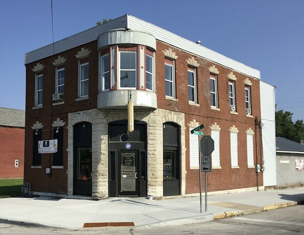 Opinii despre Alibi Bar în Quincy - Hospitality and gastronomy