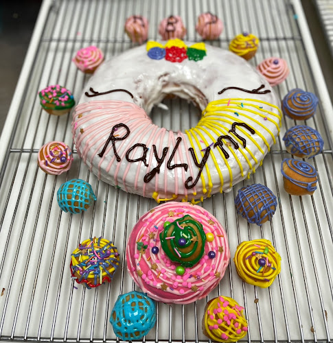 Arnold's Donuts and Coffee - Hospitality and gastronomy