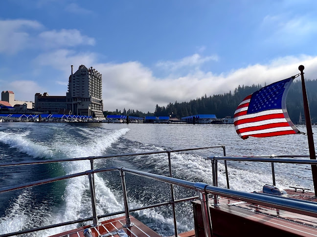 The Floating Green Restaurant - Hospitality and gastronomy