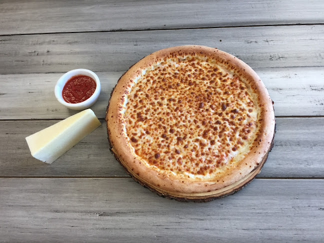 Lucian's Pizza Norwalk - Hospitality and gastronomy