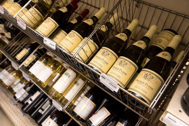 842 Suffield St, Agawam, MA 01001