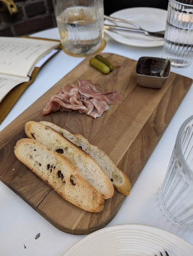 2229 N Charles St, Baltimore, MD 21218