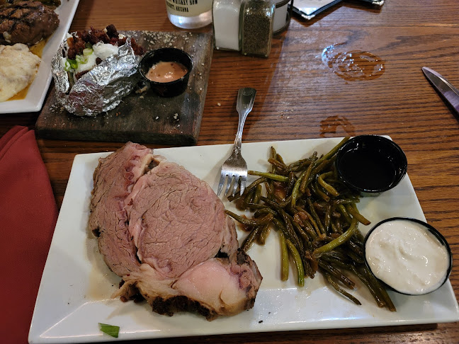 Palace Restaurant & Saloon - Hospitality and gastronomy