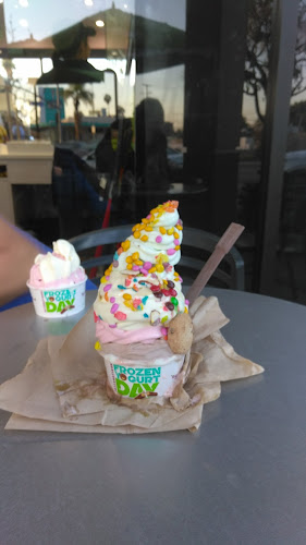 Yogurtland Long Beach - Hospitality and gastronomy