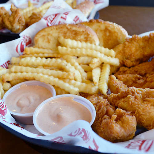 Comentarii opinii despre Raising Cane's Chicken Fingers