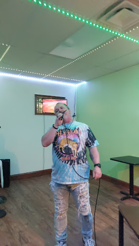 Opinii despre R & T Bar în Warren - Hospitality and gastronomy