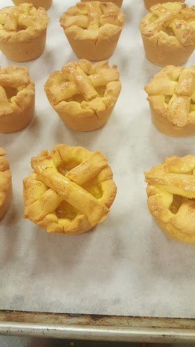 Lake LA Bakery & Panaderia - Palmdale