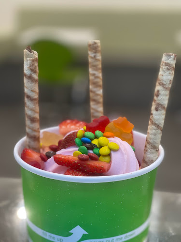 Bazaria Sweets, Frozen Yogurt & Gelato Cafe - Hospitality and gastronomy