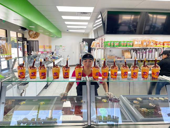 La Michoacana Premium de Newhall - Hospitality and gastronomy