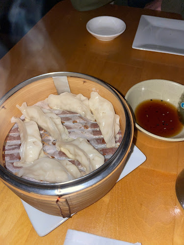 Comentarii opinii despre Yellowtail Sushi Bar & Asian Kitchen