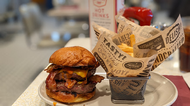 Terminal C Gate 109, Newark, NJ 07114, United States