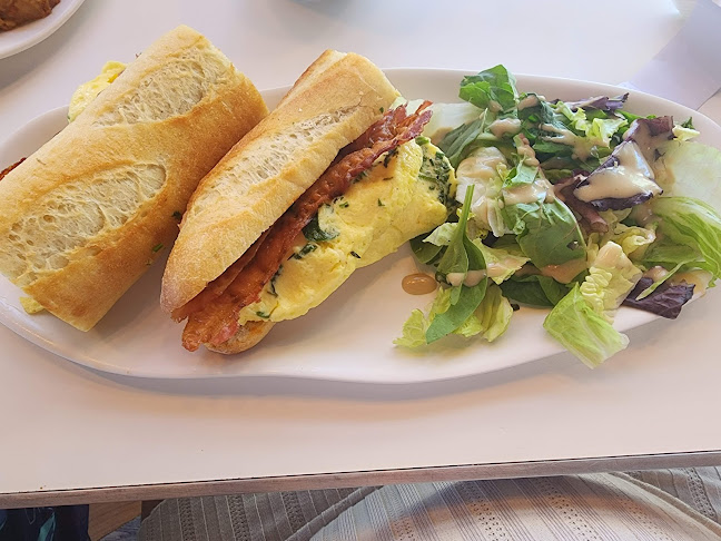 Comentarii opinii despre Baguette Cafe