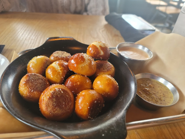 Opinii despre Feed and Folly în Fayetteville - Hospitality and gastronomy