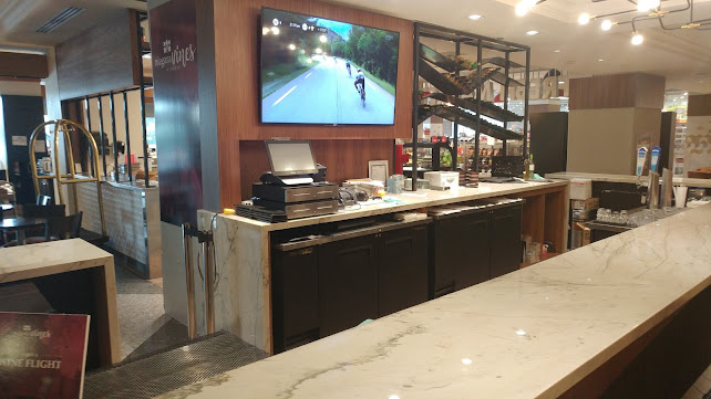 Reviews of Niagara Vines in Niagara Falls - Hospitality and gastronomy