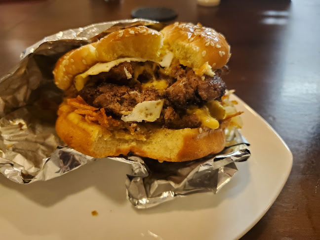 Opinii despre The Burger Den în Kenner - Hospitality and gastronomy